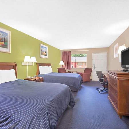 Hotel Express Anniston/Oxford Exterior photo
