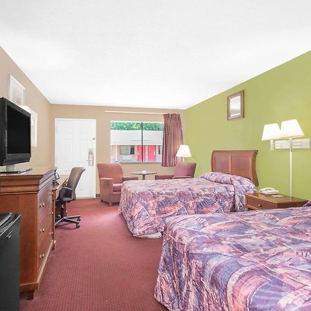 Hotel Express Anniston/Oxford Exterior photo