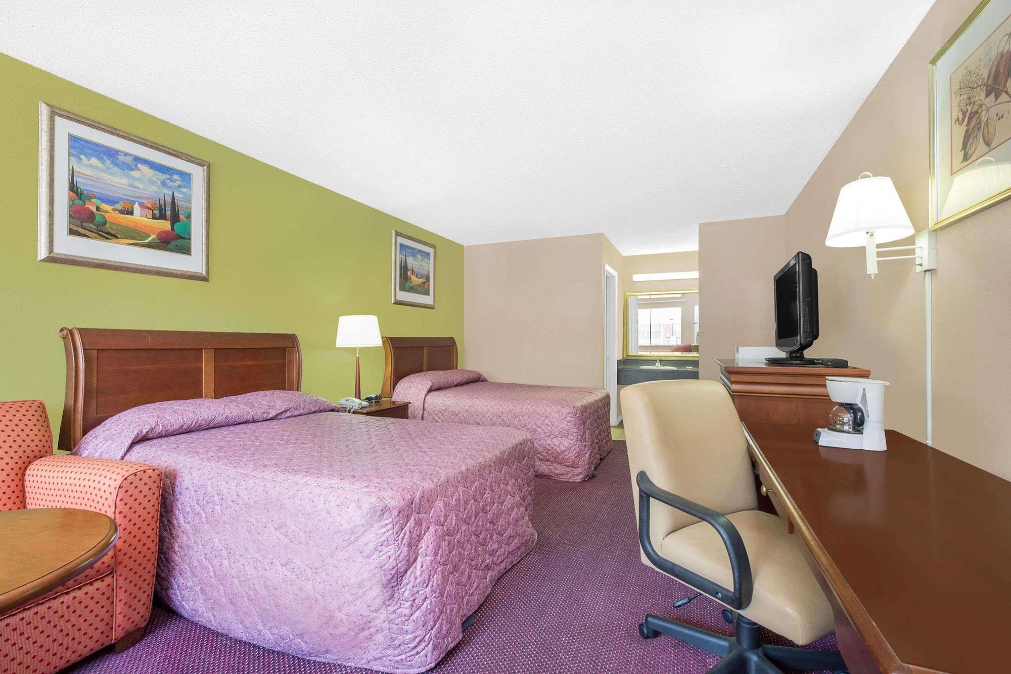 Hotel Express Anniston/Oxford Exterior photo