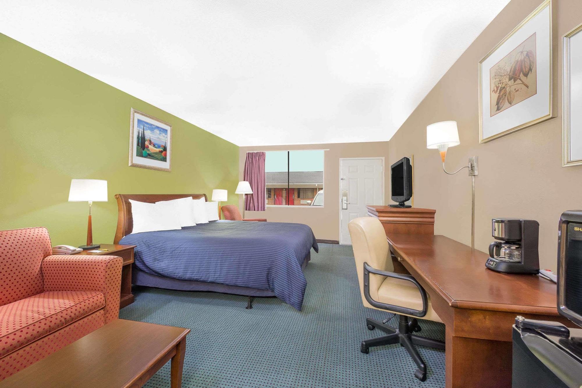 Hotel Express Anniston/Oxford Exterior photo